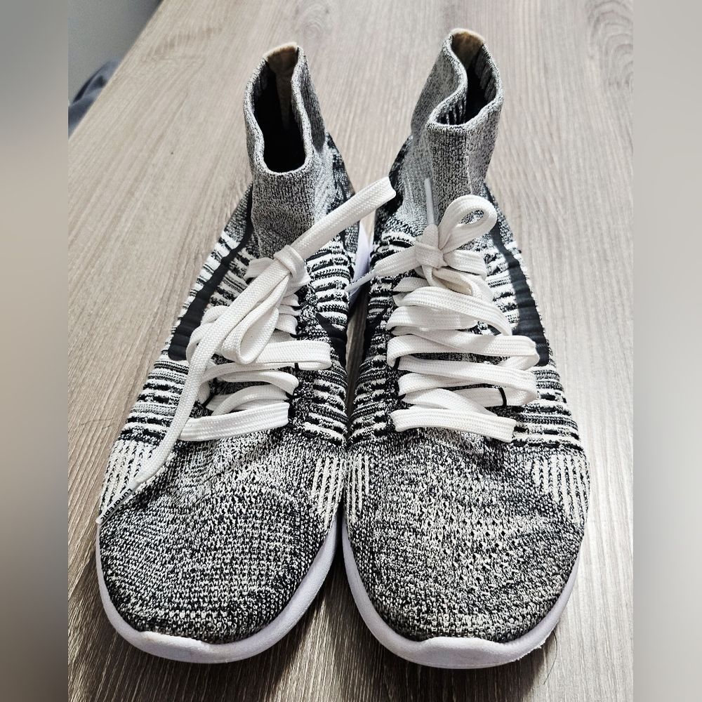 Womens Nike Lunarepic fly knit "oreo" running shoes size 8.5